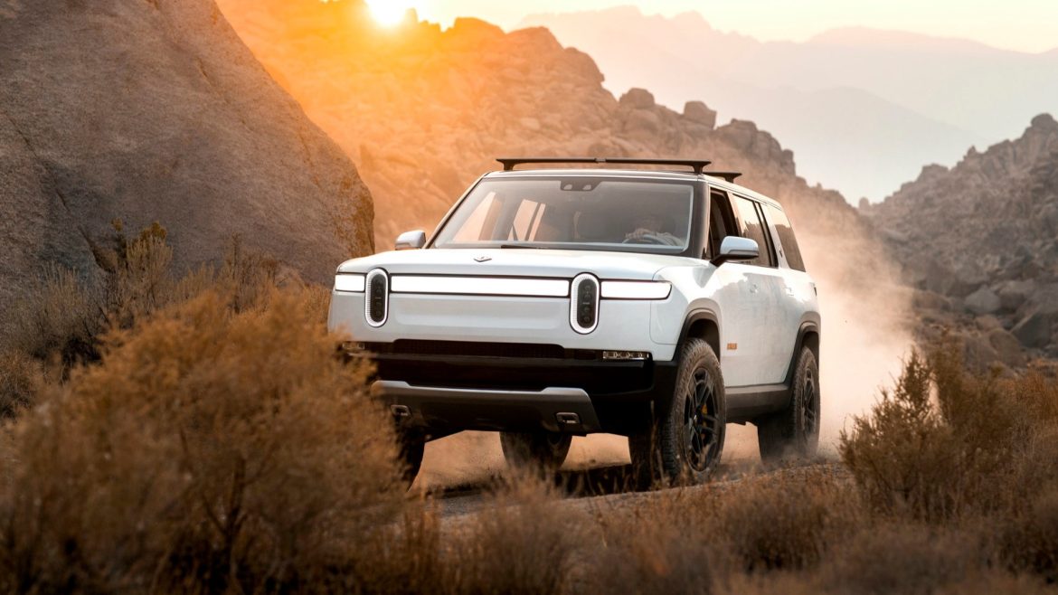 rivian-r1s_100769500